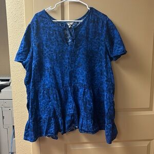 Lightweight top with ruffles